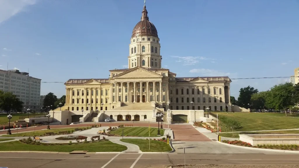 topeka tornado shelter